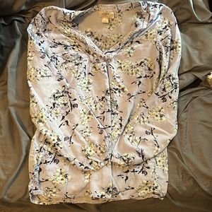 woman’s size S shirt baby blue